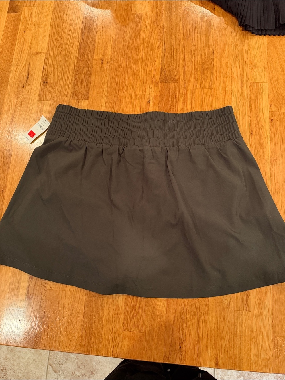 Gap Fit Runaround Women's Elastic-Waist A-Line Skirt - Black M